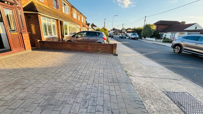 3-Bed House to let in Rainham Main Photo