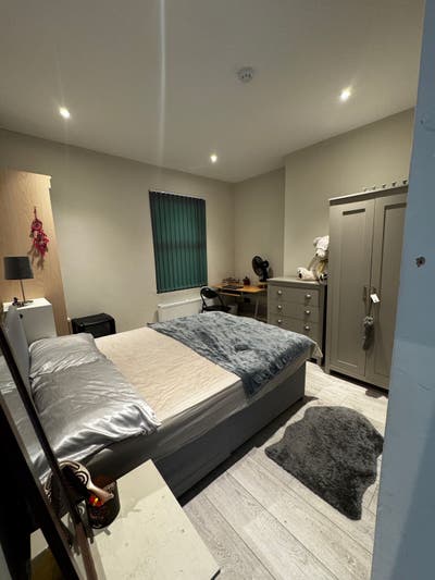 Room to Let In Rice Lane- &pound;440 p/m incl. bills  Main Photo