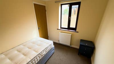 Modern Furnished 2-Bedroom Flat Main Photo