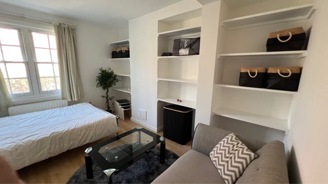 Beautiful room: Near Imperial College -White City! Main Photo