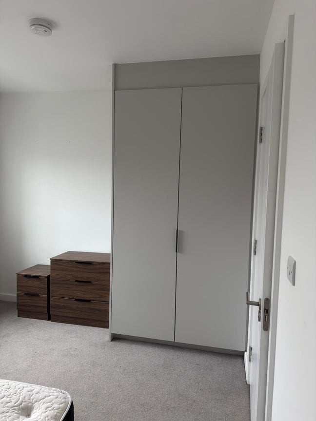 We looking for couple for our luxurious 2bedroom  Main Photo