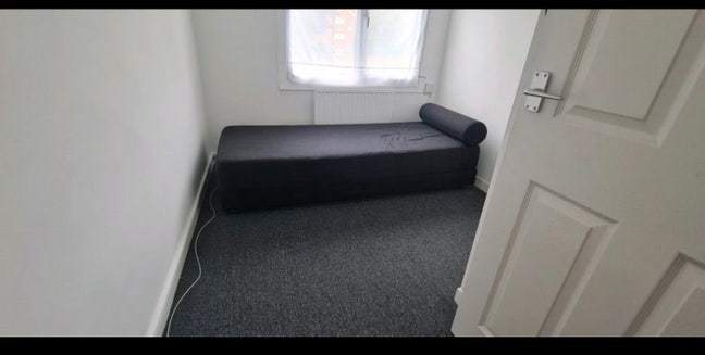 Single Room Available for Female Student  Main Photo