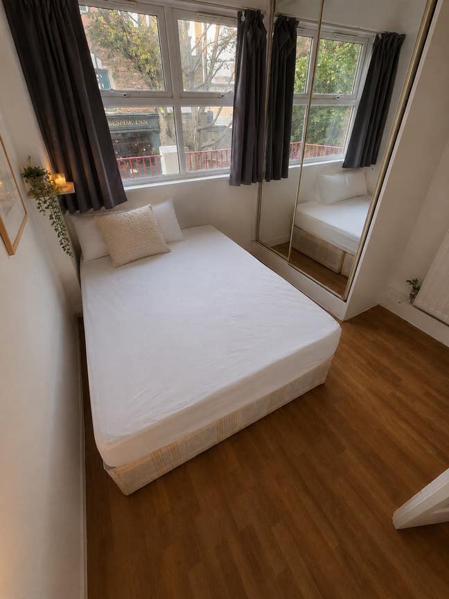 Double Room in London Bridge – Available Now Main Photo