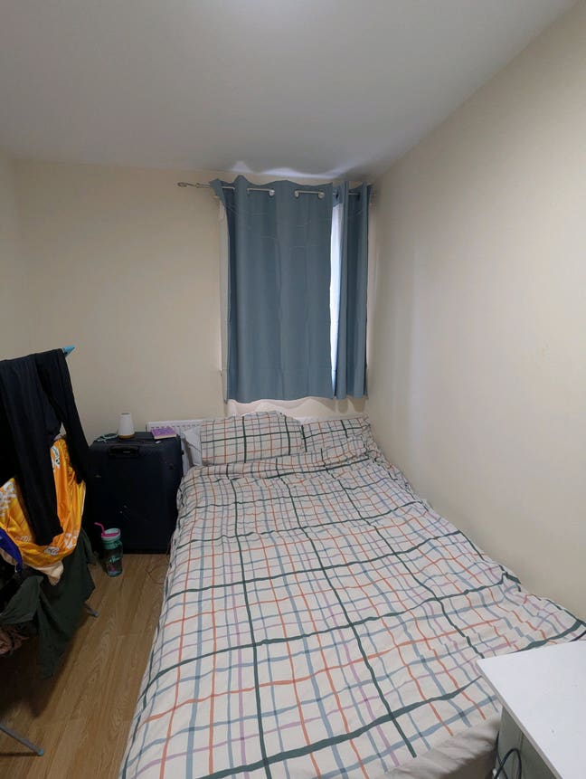 Cozy bedroom in a 3-bed flat from 01/09 onwards Main Photo