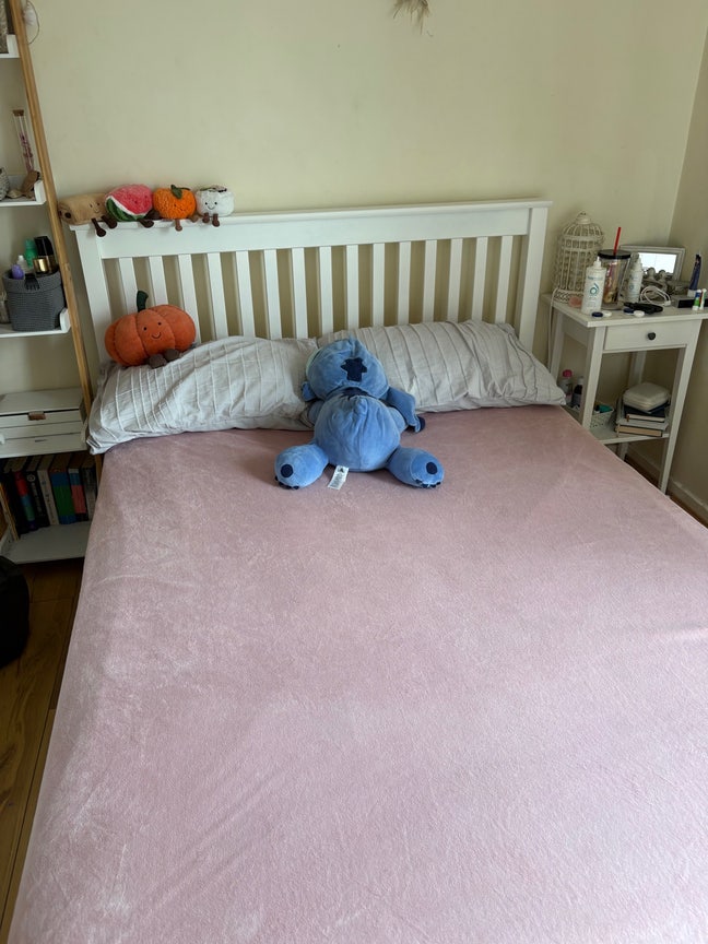 Double room available in a well-located NR2 flat  Main Photo