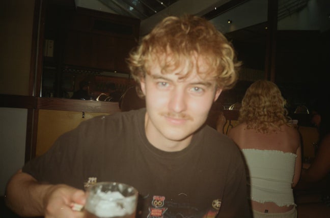 Masters student looking for a room to rent Main Photo