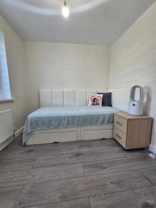 Single Room to Rent in Friendly Family Home Main Photo
