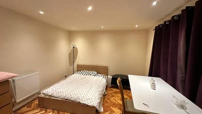 Double bedroom near RUH Bath Main Photo