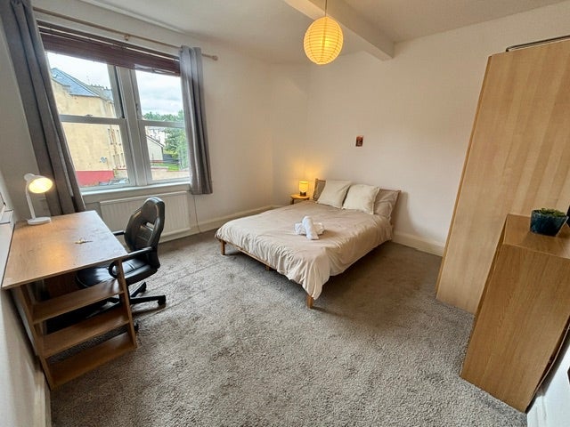 Bright Double Room -all bills incl-no deposit Main Photo