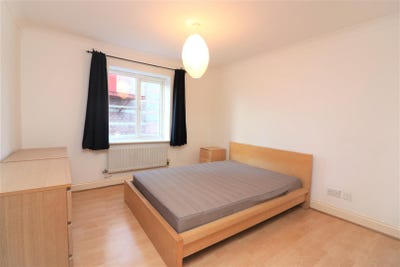 Double Room with Private Bathroom - Limehouse Main Photo