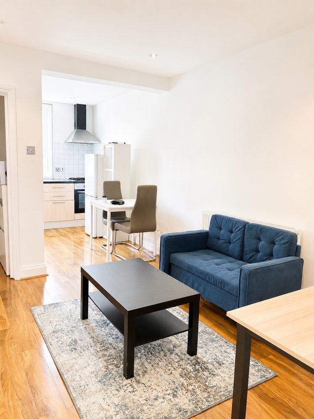 1 Bed Flat  5 Min Walk Liverpool Street Station Main Photo