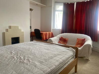  Spare Room @Headington 750pcm  -Short Let Welcome Main Photo