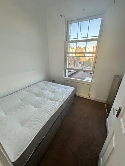 Room Available Main Photo