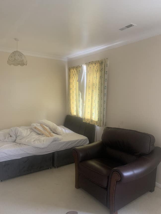 A large double room available in a shared house  Main Photo