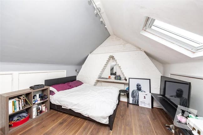 Spacious loft room available (all bills inc) Main Photo