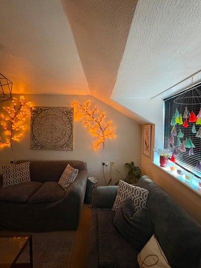 Beautiful Furnished 1-Bedroom Flat with Additional Main Photo