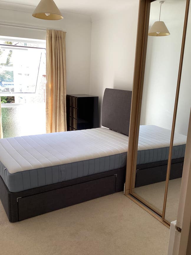  2 bedroom Flat overlooking South Park Main Photo