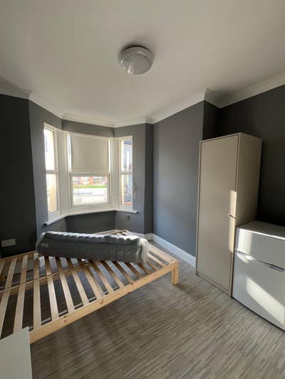 Studio Flat to Rent in London, Feltham (TW14 9NR) Main Photo