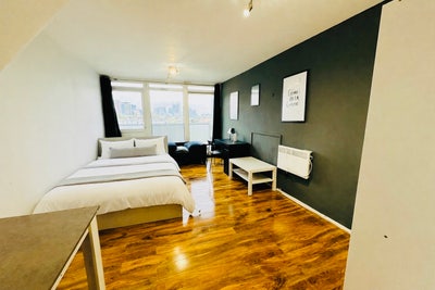 Super Location - QMUL/Stepney Green 1min Main Photo