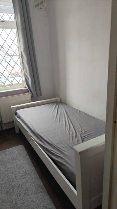 Furnished Double Room to Let – Romford RM7  Main Photo