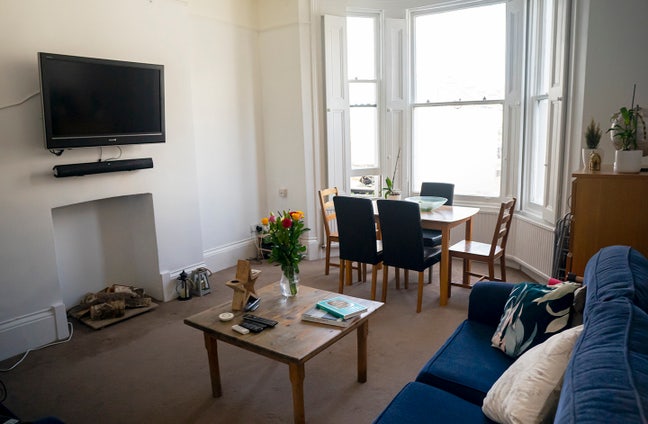2 Double Rooms | Friendly Professional | Askew Rd Main Photo