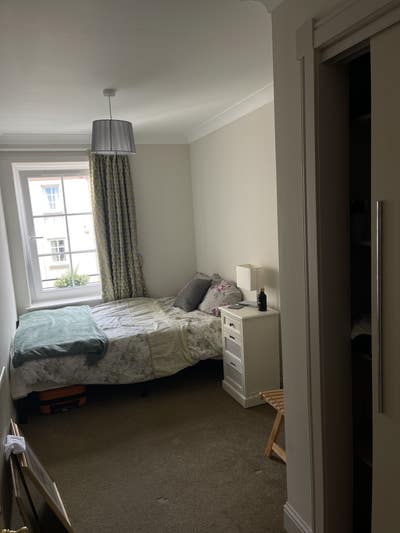 Double bedroom available in Newington Flat Main Photo