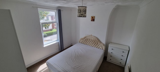 Double room-Furnitured-All bills included Main Photo