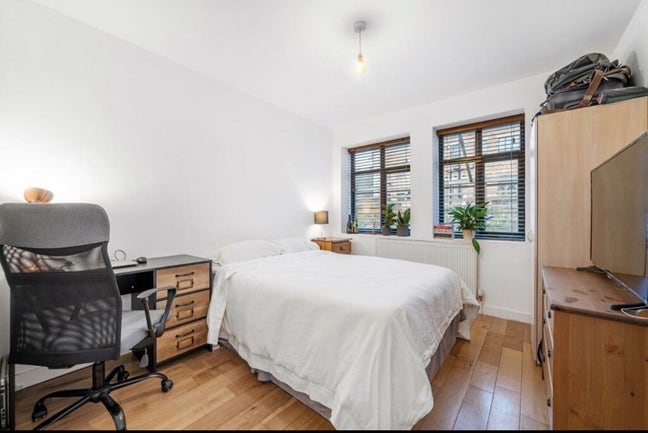 Spacious double room in great location Main Photo