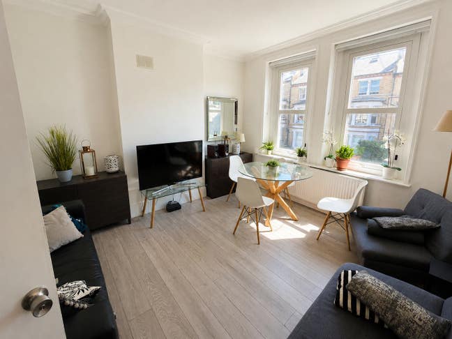 Spacious Furnished 4 Double Room House -Battersea  Main Photo