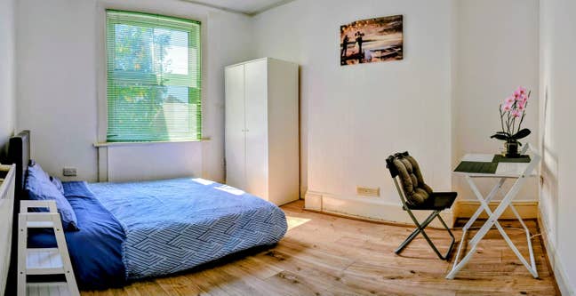 Bright and Spacious Double Room in a Quiet Home Main Photo