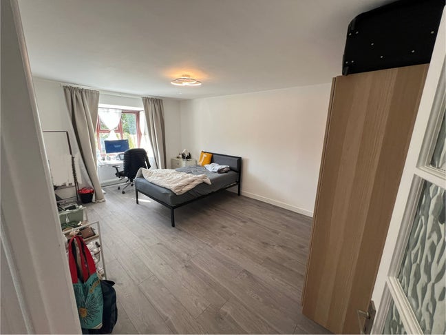 Great Room 5 Mintues to Hendon Central Station Main Photo