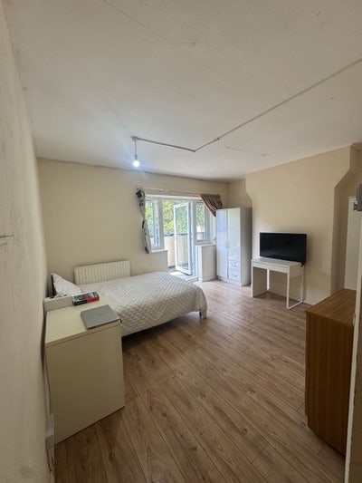 Double room With Balcony In Bethnal Green Main Photo