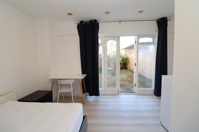 Gorgeous Room Waiting for You in Canada water! Main Photo