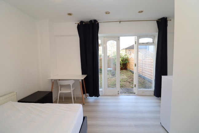 Gorgeous Room Waiting for You in Canada water! Main Photo