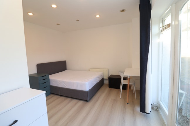 Gorgeous Room Waiting for You in Canada water! Main Photo