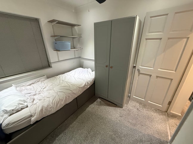Single room for rent Main Photo