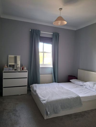Spacious room next to the station Main Photo