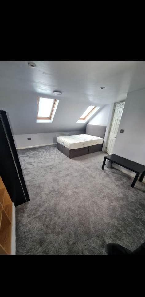 Specious Large Loft Ensuite Available For Female Main Photo