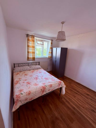 En-Suite room available in E1 2QP Main Photo