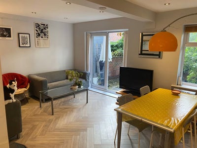 Double Room in Sociable House Main Photo