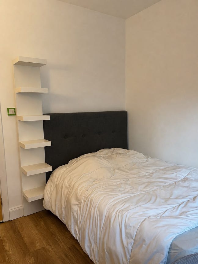 Studio Flat- Please call instead of messaging Main Photo