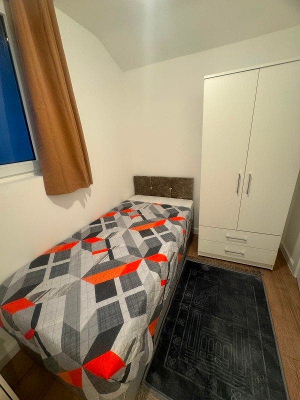 🛏️ En-Suite Room for Single Use in Hendon Main Photo