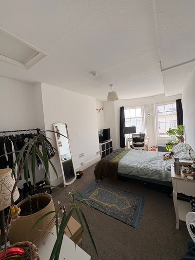 Large Double Room in Hove🌿 Main Photo
