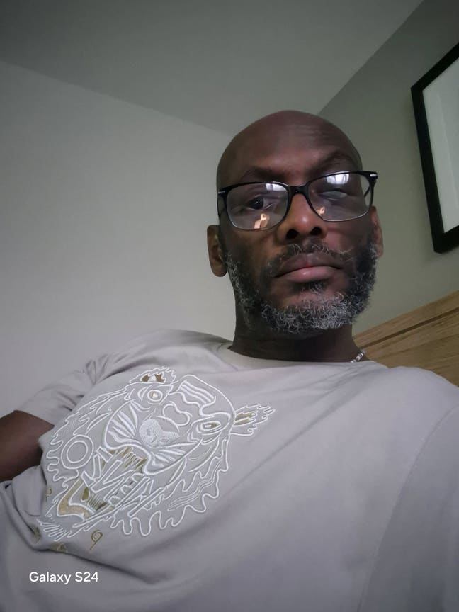 Professional Male seeks a double room Main Photo
