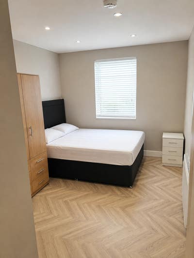 Fully Furnished Studio Available – SE12 8PQ Main Photo