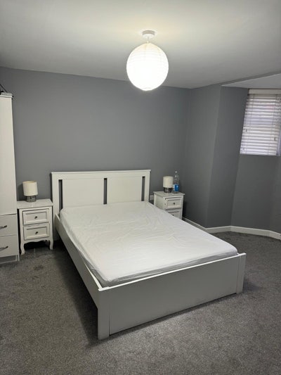 Double room with en suite  Main Photo