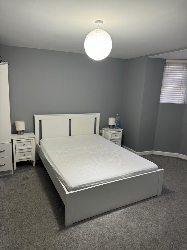 Double room with en suite  Main Photo