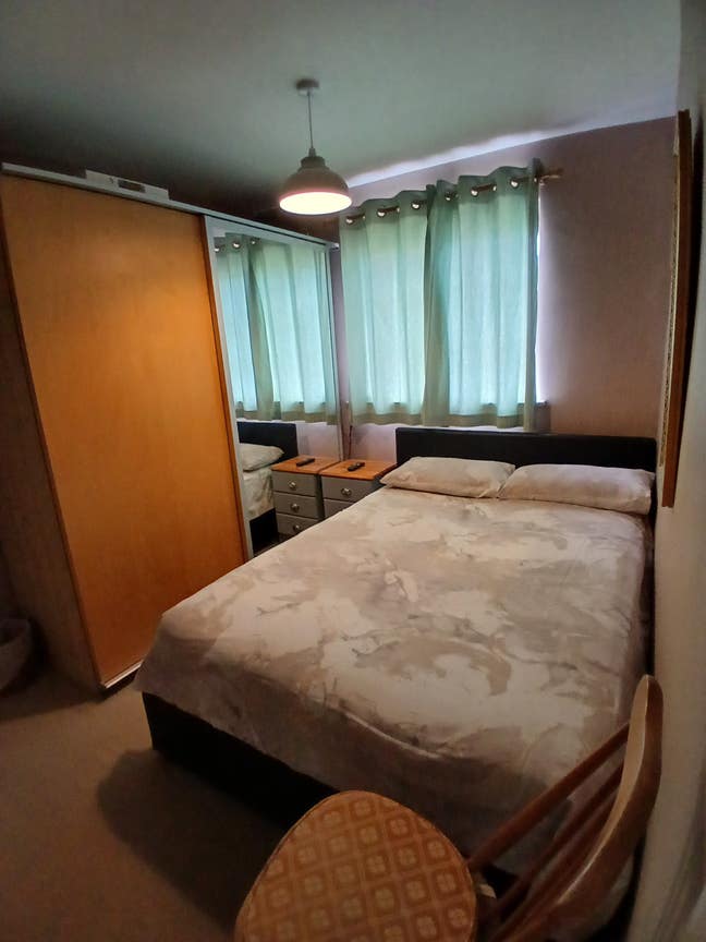 Peaceful well furnished double room Colden Common Main Photo
