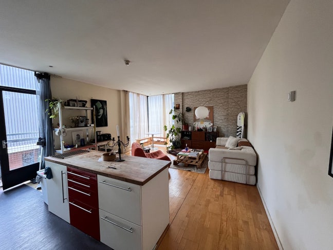 Looking for flatmate in 2 bedroom apartment BS1  Main Photo