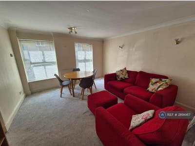 Double Room in 2 Bed 2 Bath Apartment in Aldgate Main Photo